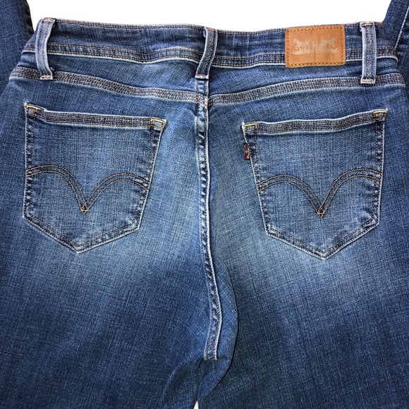 EUC Levis 529 Curvy Boot Cut Stretch Medium Wash - Picture 6 of 11